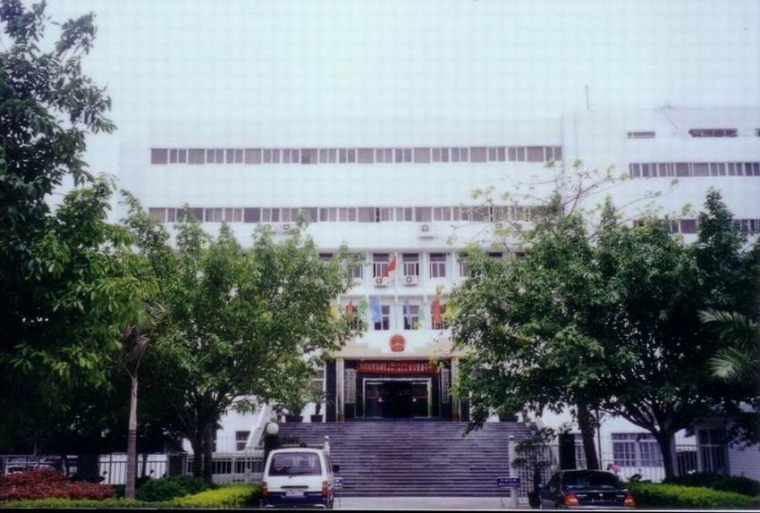 汕头市龙湖区人民法院